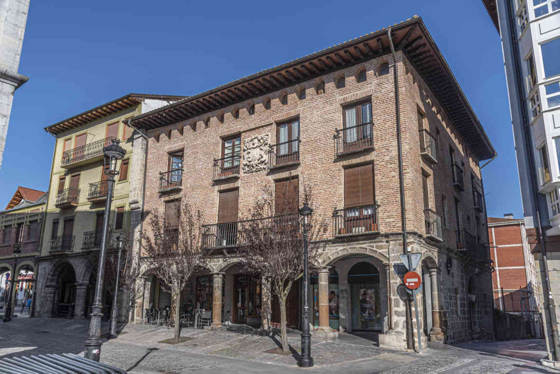 Vizcaya - Orduña 10 - palacio Mimenza.jpg